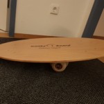Wonkeyboard (Balance Board) mit Unterlage